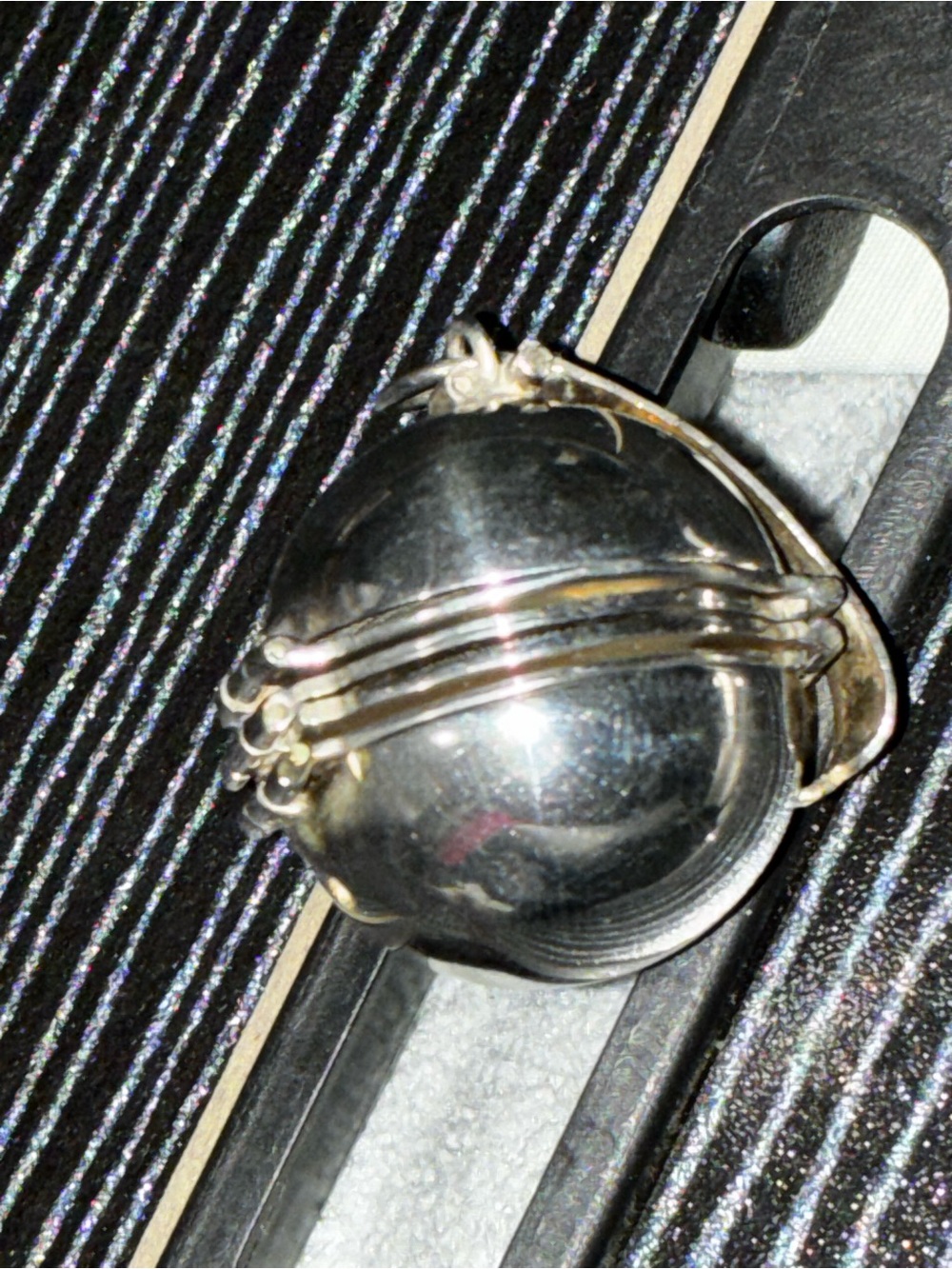 Rare vintage sphere picture locket